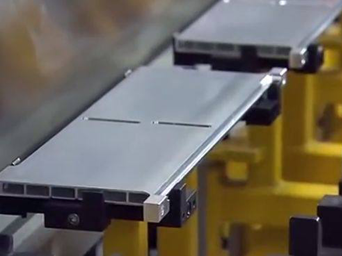 汽車(chē)內(nèi)飾鋁件